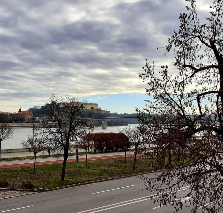 Apartman Danube Нови Сад Екстериор снимка